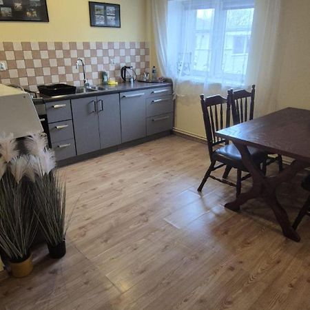 Apartament Alcatraz Z Kominkiem كاميين غورا المظهر الخارجي الصورة