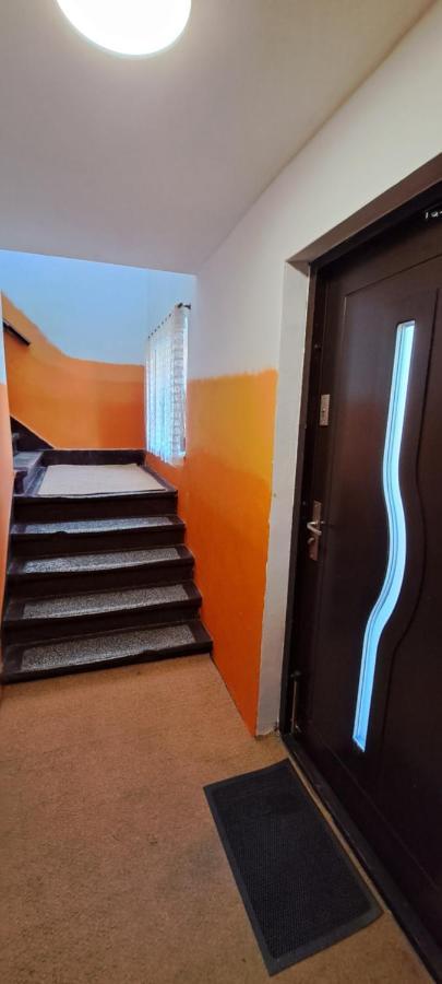 Apartament Alcatraz Z Kominkiem كاميين غورا المظهر الخارجي الصورة
