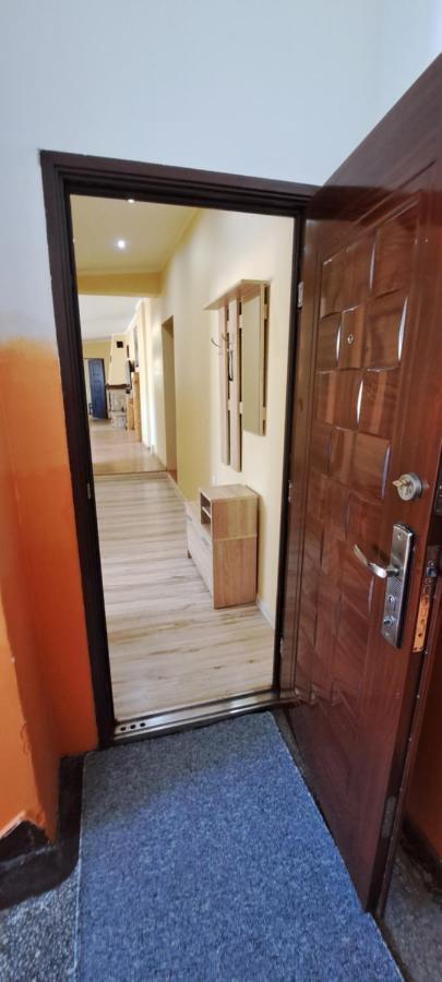 Apartament Alcatraz Z Kominkiem كاميين غورا المظهر الخارجي الصورة