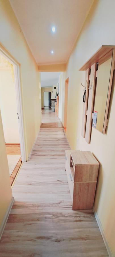 Apartament Alcatraz Z Kominkiem كاميين غورا المظهر الخارجي الصورة